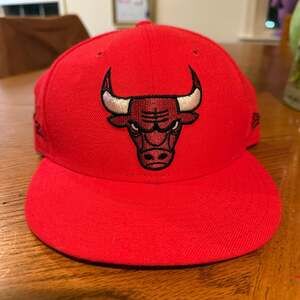 Adidas Chicago Bulls NBA Fitted Flat Brim Hat 7 3/4 Red Black White Basketball